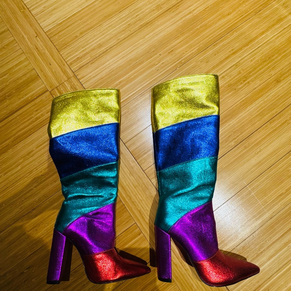 Rainbow boots 
Worn once 
Excellent condition